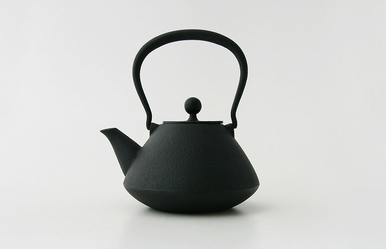 【マラソン限定クーポン配布】 南部鉄器 鉄瓶 / 南部鉄瓶 / 小笠原陸兆 末広 [ やかん 日本製 南部鉄器 鉄瓶 南部鉄瓶 ケトル おしゃれ ] designshop