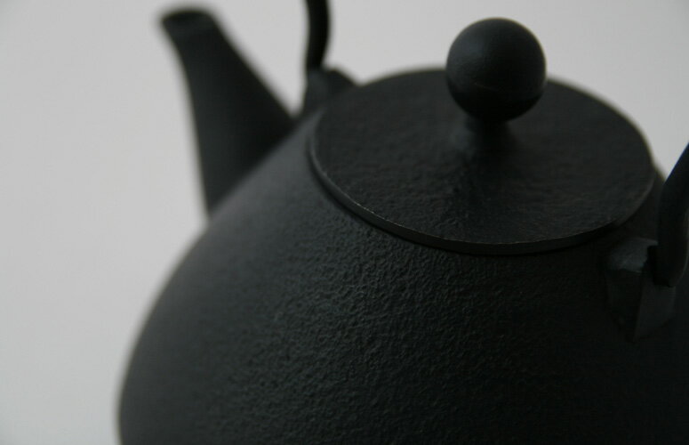 【マラソン限定クーポン配布】 南部鉄器 鉄瓶 / 南部鉄瓶 / 小笠原陸兆 末広 [ やかん 日本製 南部鉄器 鉄瓶 南部鉄瓶 ケトル おしゃれ ] designshop