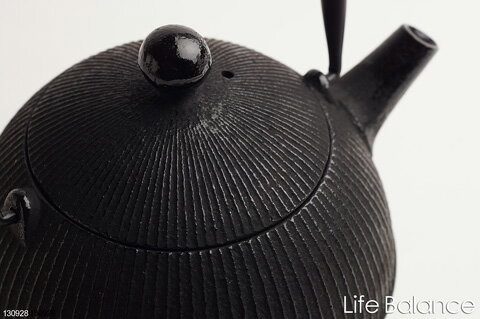 南部鉄器 南部鉄瓶 直火用0.8L 南部宝星堂 及春鋳造所 手まり 0.8L 【送料無料(北海道を除く)】【母の日ギフト】【ラッピング無料】【メッセージカード】【日本製】 Life Balance (ライフバランス)