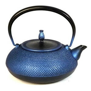 【送料無料】【日本製 鉄瓶】南部鉄器 国産 工芸鉄器 南部鉄瓶 お土産 平丸型 鉄蓋 1.2L (ルリ色)IH対応 IH対応 工芸品 お茶 茶道 お抹茶 カナシチ 楽天市場店